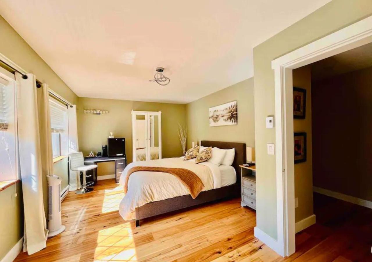 Bed and Breakfast Oceanside Manor - Golf Course View Qualicum Beach Zewnętrze zdjęcie