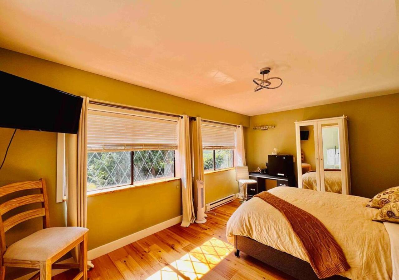 Bed and Breakfast Oceanside Manor - Golf Course View Qualicum Beach Zewnętrze zdjęcie
