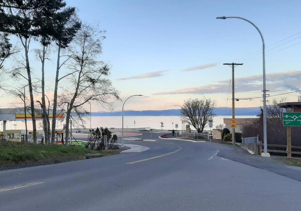 Bed and Breakfast Oceanside Manor - Golf Course View Qualicum Beach Zewnętrze zdjęcie